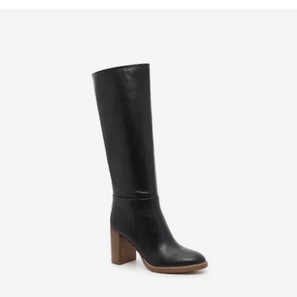 Like new ⭐️Marc Fisher Gabey Wide Calf